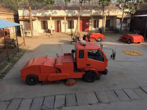 LQ-1800E型自行式路面清掃機